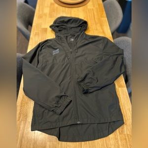 Hurley Zip up hooded windbreaker. Men’s size Small. Fits like a medium.
